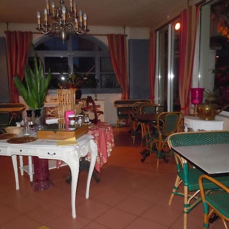 La Croix Blanche Hotel Montrichard Bagian luar foto