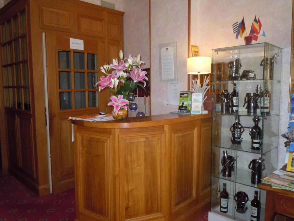 La Croix Blanche Hotel Montrichard Bagian luar foto