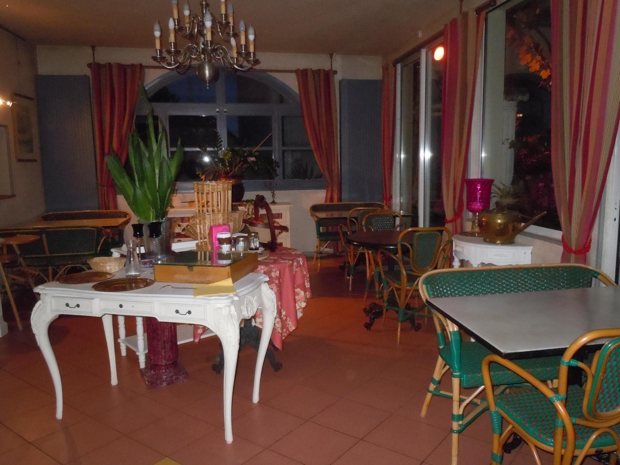 La Croix Blanche Hotel Montrichard Bagian luar foto