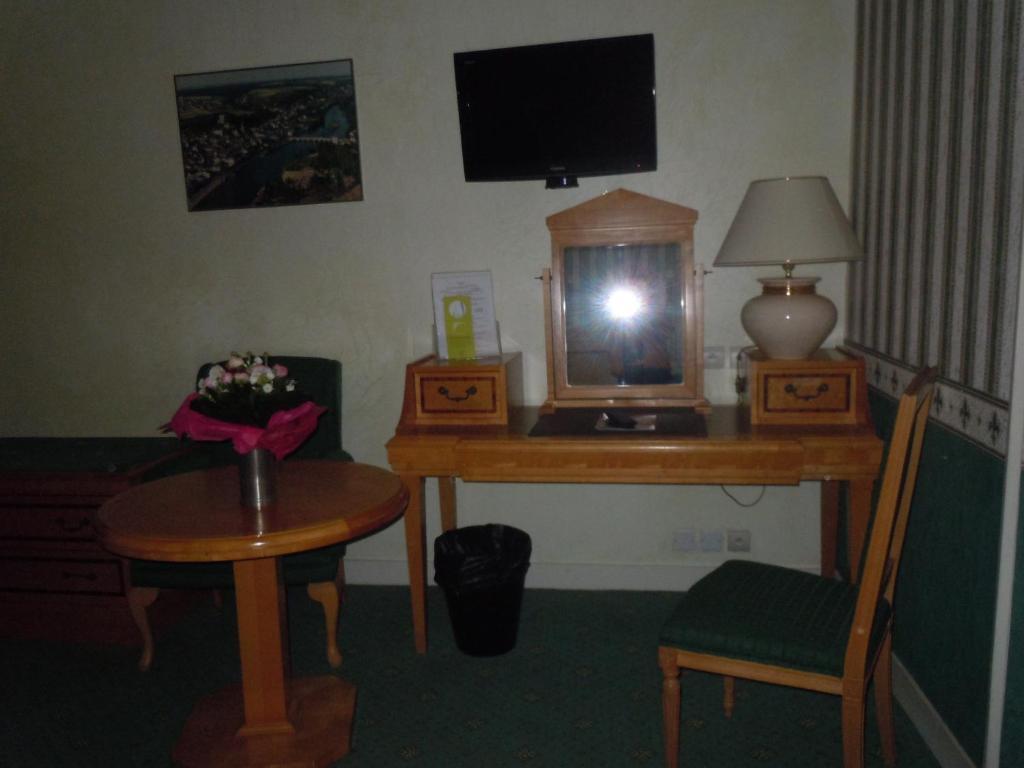 La Croix Blanche Hotel Montrichard Bagian luar foto