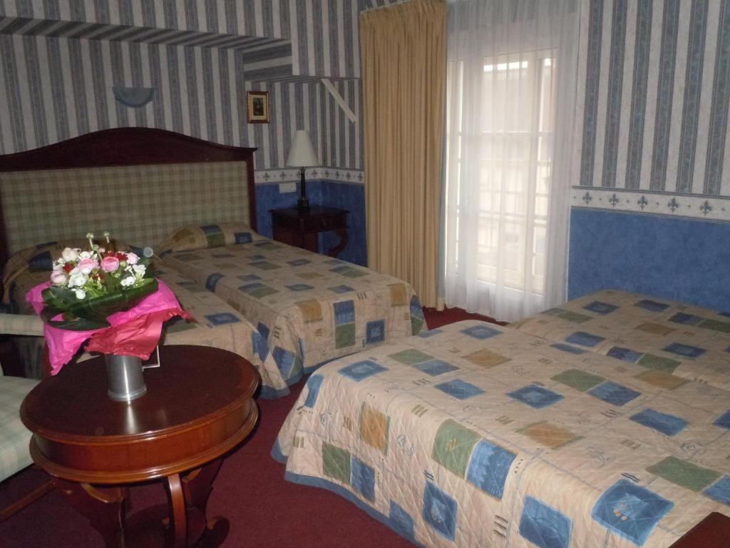 La Croix Blanche Hotel Montrichard Ruang foto