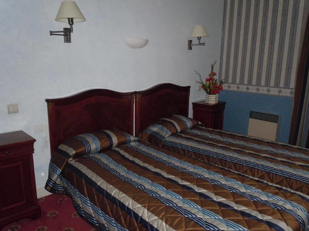 La Croix Blanche Hotel Montrichard Bagian luar foto