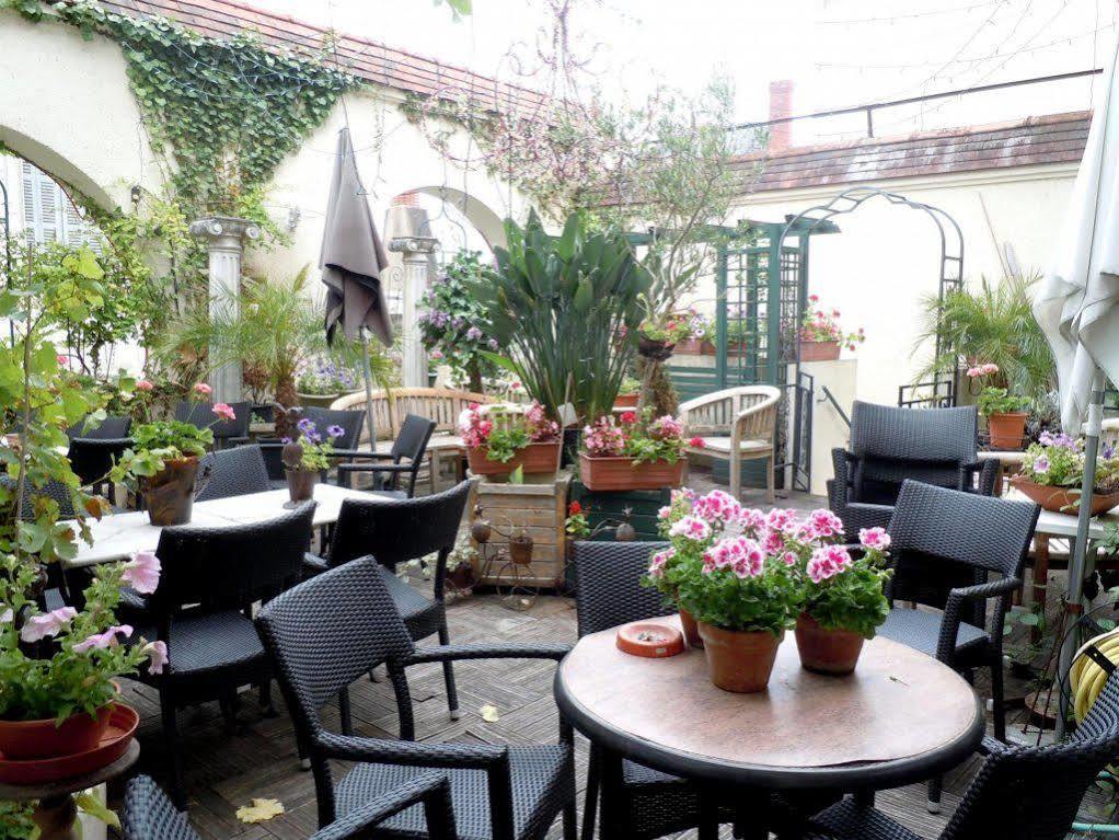 La Croix Blanche Hotel Montrichard Bagian luar foto