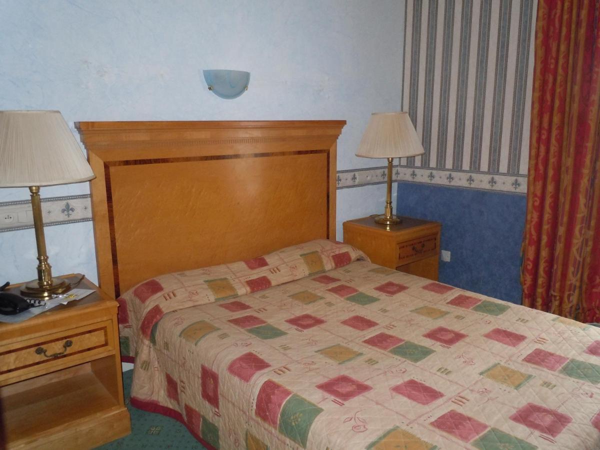 La Croix Blanche Hotel Montrichard Ruang foto
